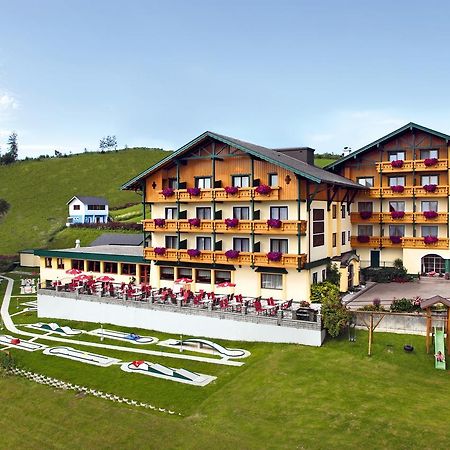 Ferienhotel Hofer Superior Strass im Attergau المظهر الخارجي الصورة