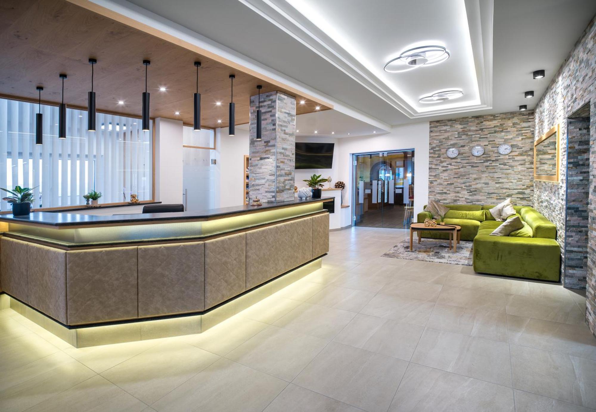 Ferienhotel Hofer Superior Strass im Attergau المظهر الخارجي الصورة