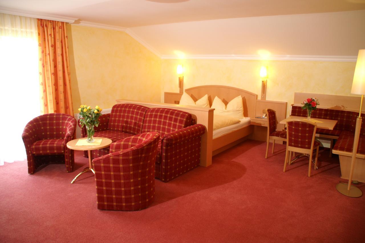 Ferienhotel Hofer Superior Strass im Attergau المظهر الخارجي الصورة
